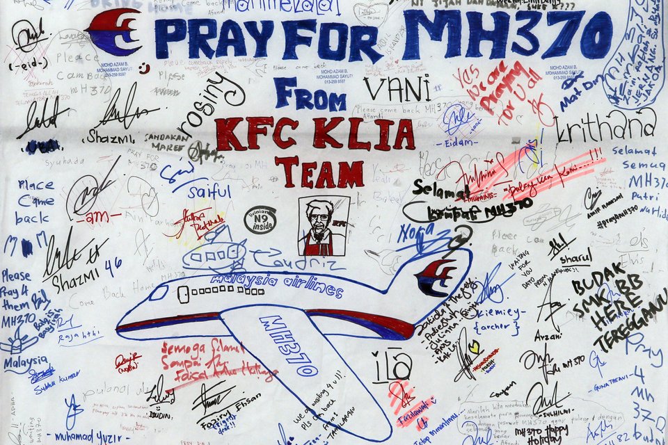 Οταν τα παιδιά δεν χάνουν την ελπίδα τους -Οι σπαρακτικές ζωγραφιές τους για το μοιραίο Boeing [εικόνες] | iefimerida.gr 2