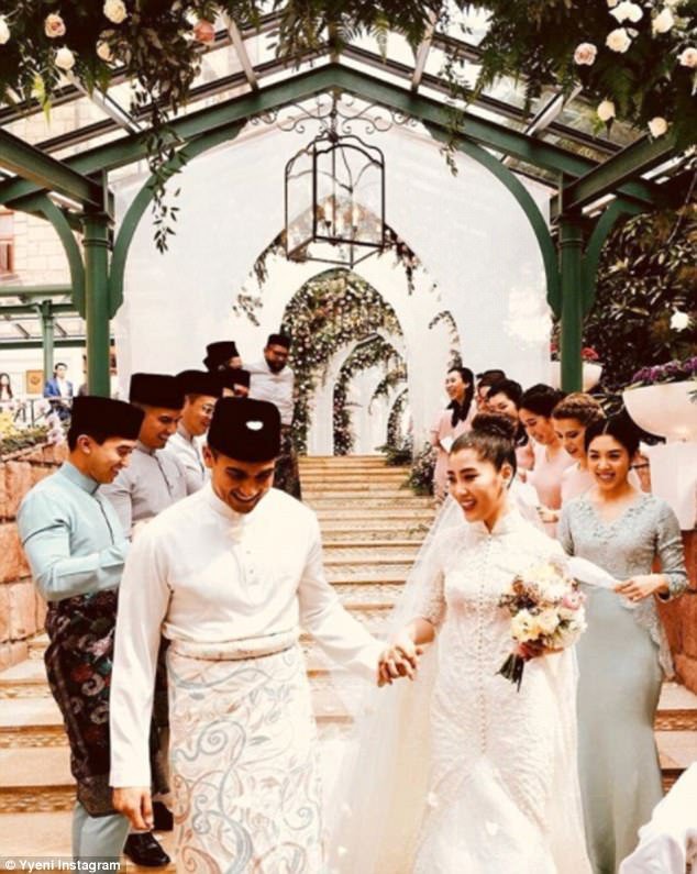 Γάμος (κόρης μεγιστάνα) στη Μαλαισία αλά... Πίπα Μίντλετον -Χλιδάτος, αλλά αντιγραφή [εικόνες] | iefimerida.gr 3