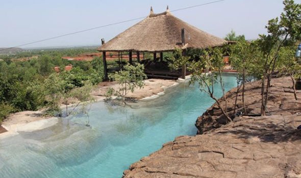 Μάλι: Eπίθεση τζιχαντιστών σε ξενοδοχείο όπου συχνάζουν Δυτικοί -Δύο νεκροί ως τώρα [εικόνες] | iefimerida.gr 3