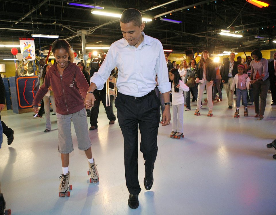 Η Μάλια φεύγει από το σπίτι -Απαρηγόρητος ο Ομπάμα [εικόνες] | iefimerida.gr 1