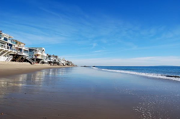 Ξόδεψε μια περιουσία για να φτιάξει το σπίτι των «Φλινστόουνς», αλλά το αποτέλεσμα είναι πραγματικά εκπληκτικό [εικόνες]  | iefimerida.gr 0