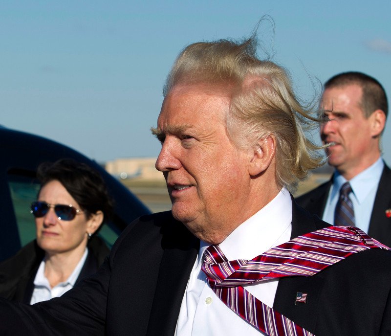 Το μαλλί του Τραμπ πέρασε το τεστ του ελικοπτέρου: Δεν φοράει τρέσες -Ανακατεύτηκε, σηκώθηκε όρθιο, αναμαλλιάστηκε [εικόνες & βίντεο] | iefimerida.gr 3