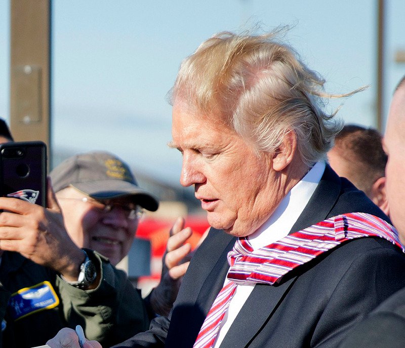 Το μαλλί του Τραμπ πέρασε το τεστ του ελικοπτέρου: Δεν φοράει τρέσες -Ανακατεύτηκε, σηκώθηκε όρθιο, αναμαλλιάστηκε [εικόνες & βίντεο] | iefimerida.gr 4