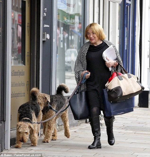 Κέλι Μαλόνεϊ: Ο προπονητής της πυγμαχίας που στα 61 του έγινε γυναίκα [εικόνες] | iefimerida.gr 10