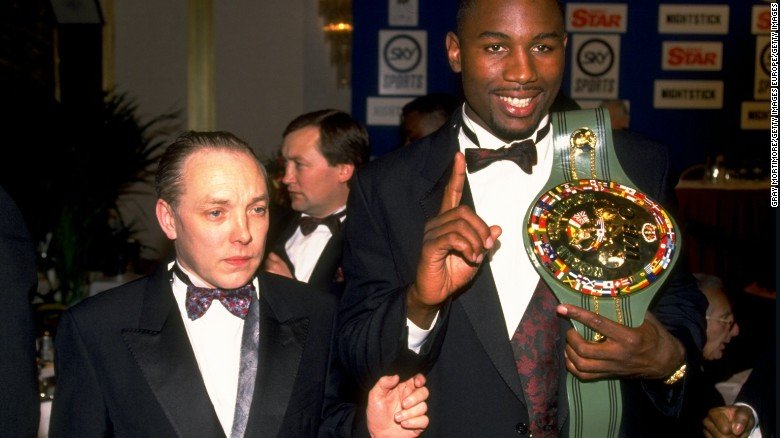 Κέλι Μαλόνεϊ: Ο προπονητής της πυγμαχίας που στα 61 του έγινε γυναίκα [εικόνες] | iefimerida.gr 0