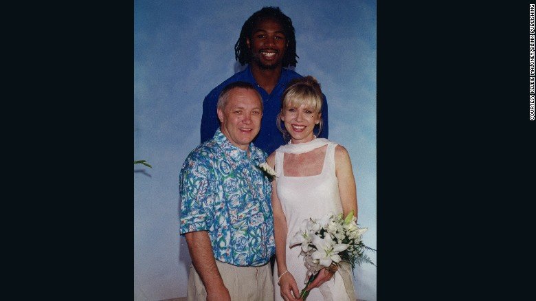 Κέλι Μαλόνεϊ: Ο προπονητής της πυγμαχίας που στα 61 του έγινε γυναίκα [εικόνες] | iefimerida.gr 5