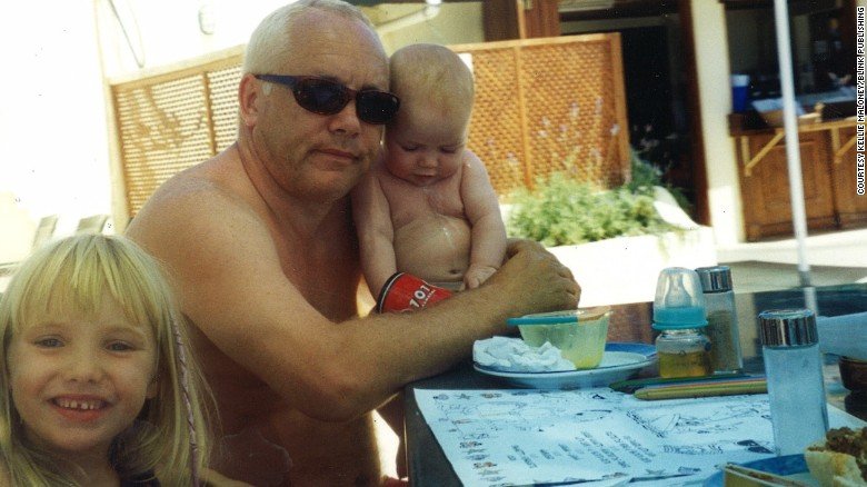 Κέλι Μαλόνεϊ: Ο προπονητής της πυγμαχίας που στα 61 του έγινε γυναίκα [εικόνες] | iefimerida.gr 9