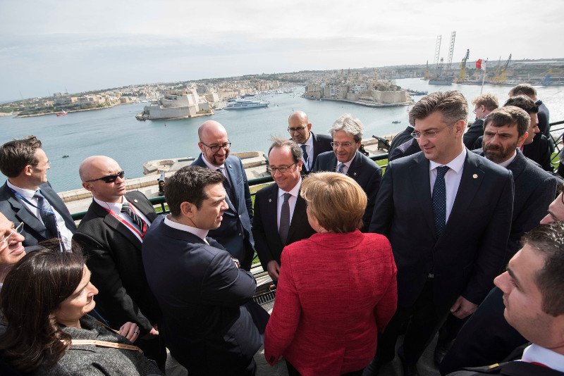 Τσίπρας σε Mέρκελ: Η Τουρκία να σταματήσει τις προκλήσεις  | iefimerida.gr 1