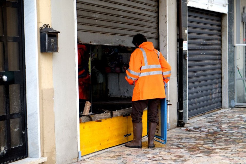 Χάος στην Ιταλία από την κακοκαιρία: Δύο αγνοούμενοι -Κατέρρευσε το σπίτι τους σαν χάρτινος πύργος [βίντεο & εικόνες] | iefimerida.gr 12