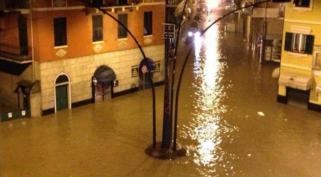 Χάος στην Ιταλία από την κακοκαιρία: Δύο αγνοούμενοι -Κατέρρευσε το σπίτι τους σαν χάρτινος πύργος [βίντεο & εικόνες] | iefimerida.gr 8