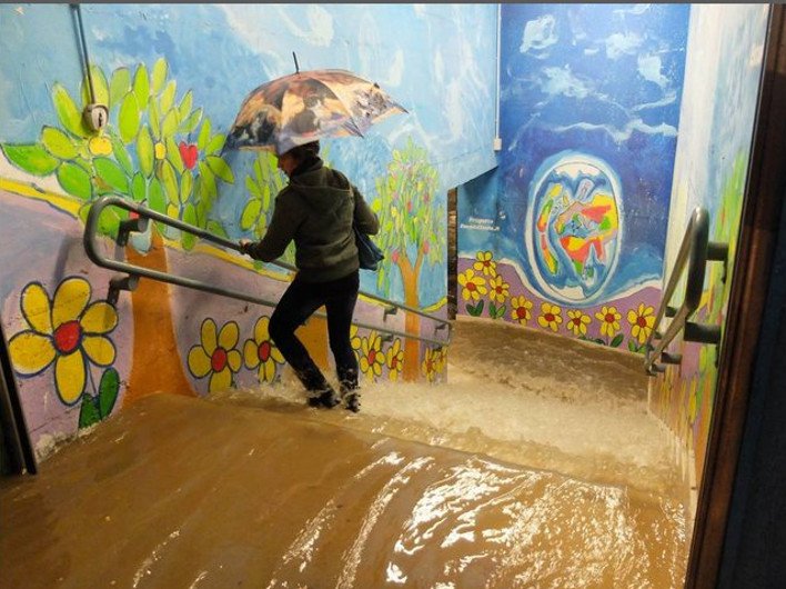 Φονικό το πέρασμα της κακοκαιρίας από την Ιταλία: 5 νεκροί -120 κάτοικοι εγκατέλειψαν τα σπίτια τους [εικόνες & βίντεο] | iefimerida.gr 5