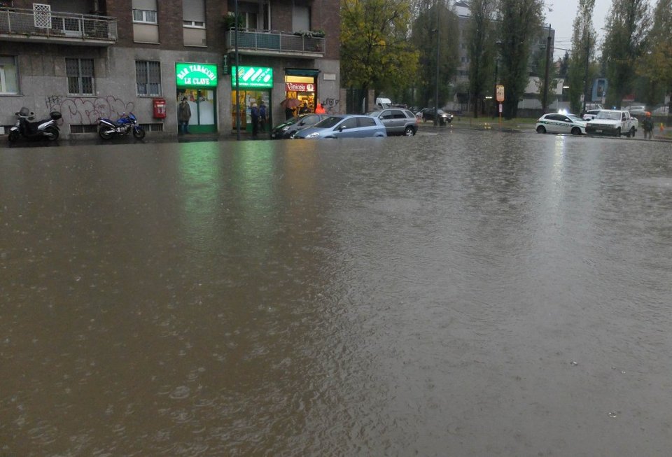 Φονικό το πέρασμα της κακοκαιρίας από την Ιταλία: 5 νεκροί -120 κάτοικοι εγκατέλειψαν τα σπίτια τους [εικόνες & βίντεο] | iefimerida.gr 0