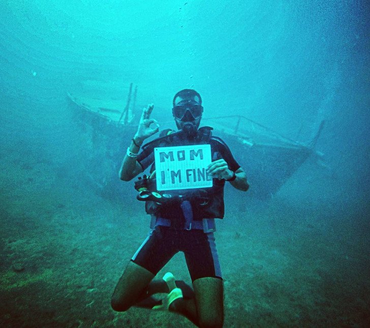 Φοιτητής σε ταξίδι βρήκε τον πιο ευφάνταστο τρόπο να ενημερώσει τη μητέρα του ότι... είναι καλά! [εικόνες] | iefimerida.gr 7