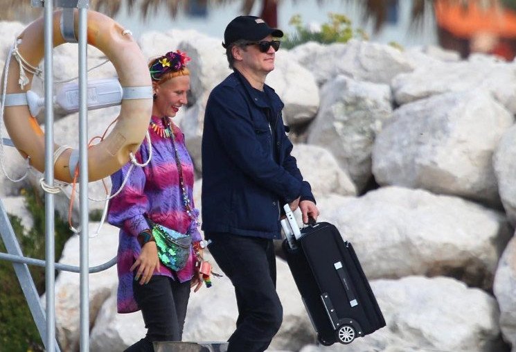 Πιρς Μπρόσναν και Κόλιν Φερθ ποστάρουν από τα γυρίσματα του νέου Mamma Mia [εικόνες]  | iefimerida.gr 9