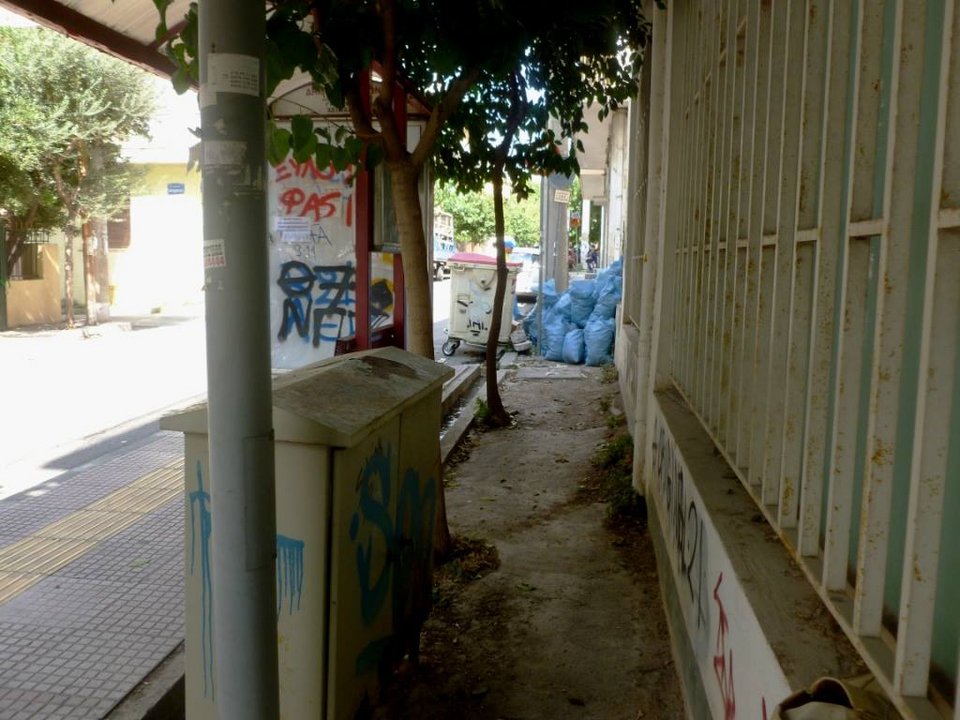 Μαμάδες με τα μωρά τους βγαίνουν στο δρόμο -Διεκδικούν ελεύθερα πεζοδρόμια  | iefimerida.gr 3