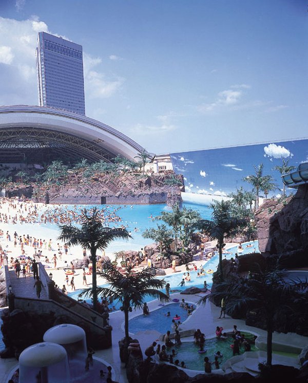 Πώς κατάφεραν οι Ιάπωνες να έχουν καλοκαίρι όλο το χρόνο δημιουργώντας έναν επίγειο και λίγο αστείο παράδεισο [εικόνες] | iefimerida.gr 2