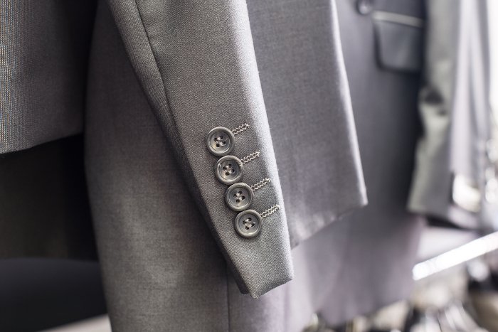 Για αυτόν τον λόγο οι τσέπες των κοστουμιών, όταν τα αγοράζετε, είναι πάντα ραμμένες [εικόνες] | iefimerida.gr 1