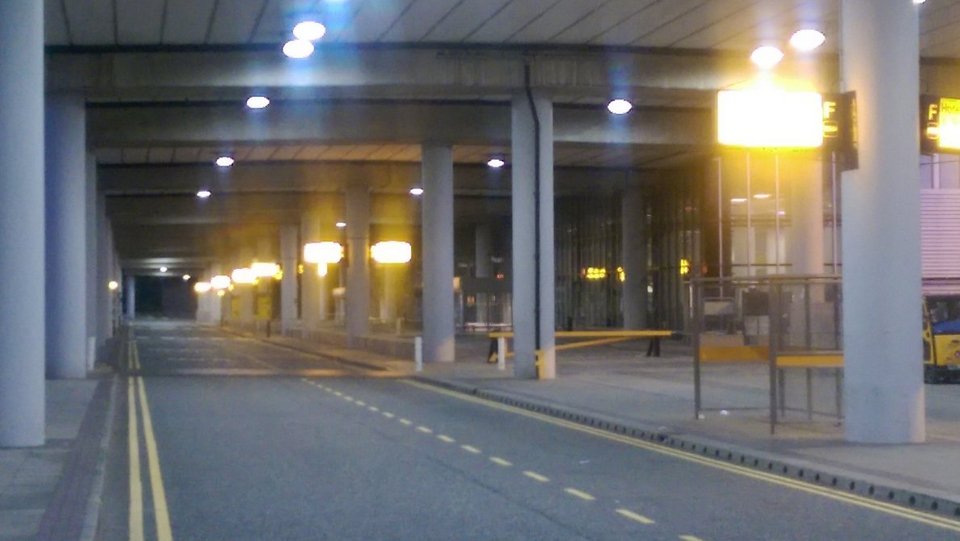 Λήξη συναγερμού στο Μάντσεστερ -Εκκενώθηκε το αεροδρόμιο λόγω ύποπτου πακέτου [εικόνες & βίντεο] | iefimerida.gr 3