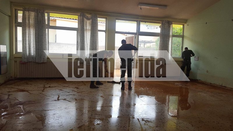 Οδοιπορικό του iefimerida στη Μάνδρα: Οι κάτοικοι ακόμα παλεύουν με τις λάσπες -«Οι μόνοι που μας βοήθησαν ήταν οι εθελοντές» [εικόνες & βίντεο] | iefimerida.gr 1