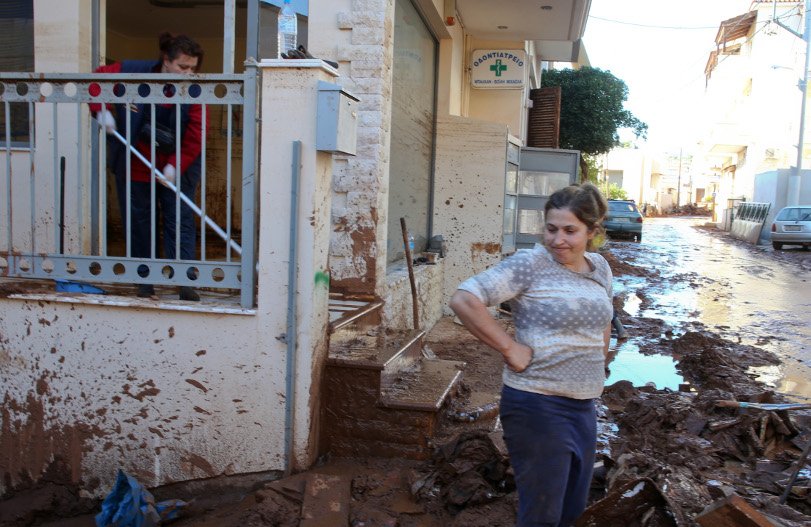 Η Μάνδρα προσπαθεί να κλείσει τις πληγές της -Ξεκίνησαν οι εργασίες αποκατάστασης [εικόνες] | iefimerida.gr 0