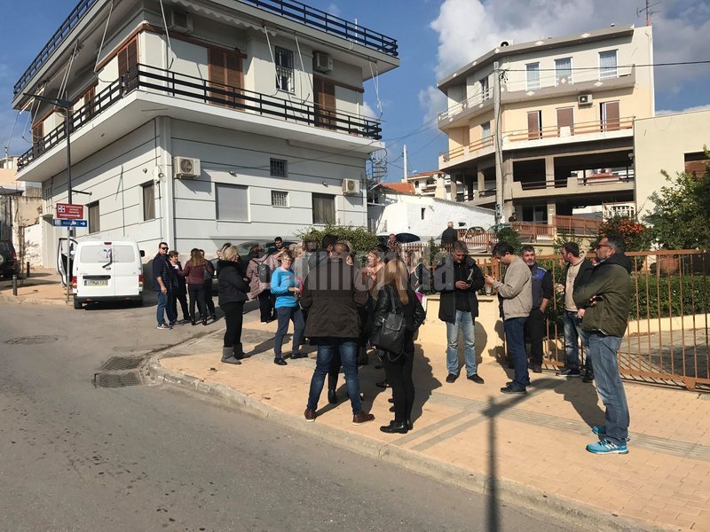 Εναν χρόνο μετά, οι κάτοικοι βγήκαν στους δρόμους να διαμαρτυρηθούν.