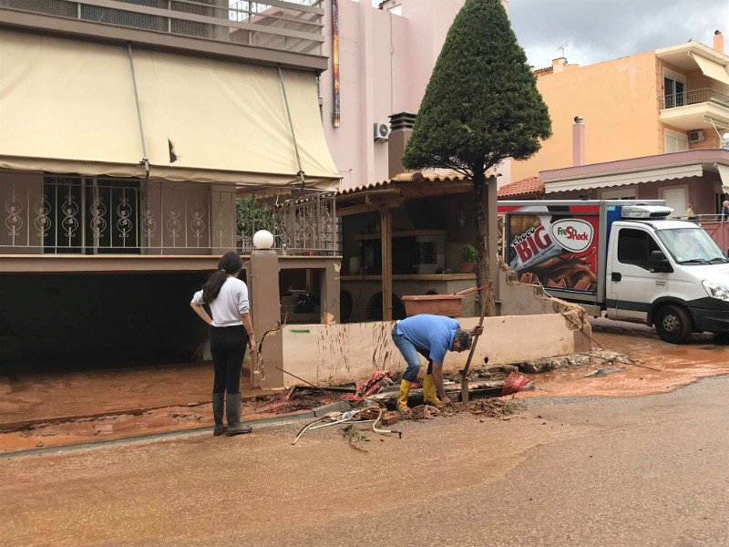 Ετσι ξύπνησε η Μάνδρα -Εικόνες καταστροφής μετά την κακοκαιρία [εικόνες & βίντεο] | iefimerida.gr 16