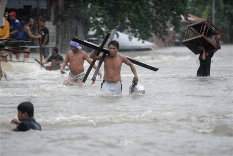 Βυθισμένο κάτω απο το νερό το 80% της Μανίλα [εικόνες & βίντεο] | iefimerida.gr 0