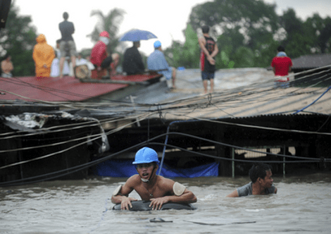 Βυθισμένο κάτω απο το νερό το 80% της Μανίλα [εικόνες & βίντεο] | iefimerida.gr 2