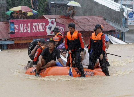 Βυθισμένο κάτω απο το νερό το 80% της Μανίλα [εικόνες & βίντεο] | iefimerida.gr 3