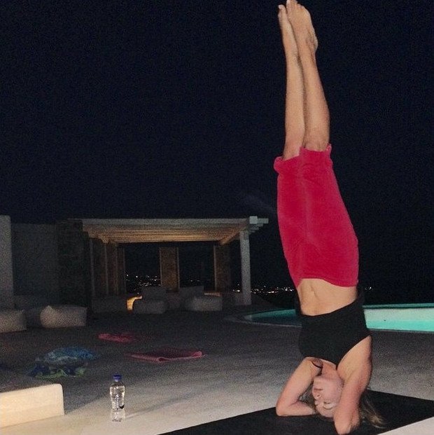 Το απίστευτο κατακόρυφο που κάνει η Ευγενία Μανωλίδου για να ηρεμήσει [εικόνα] | iefimerida.gr 0