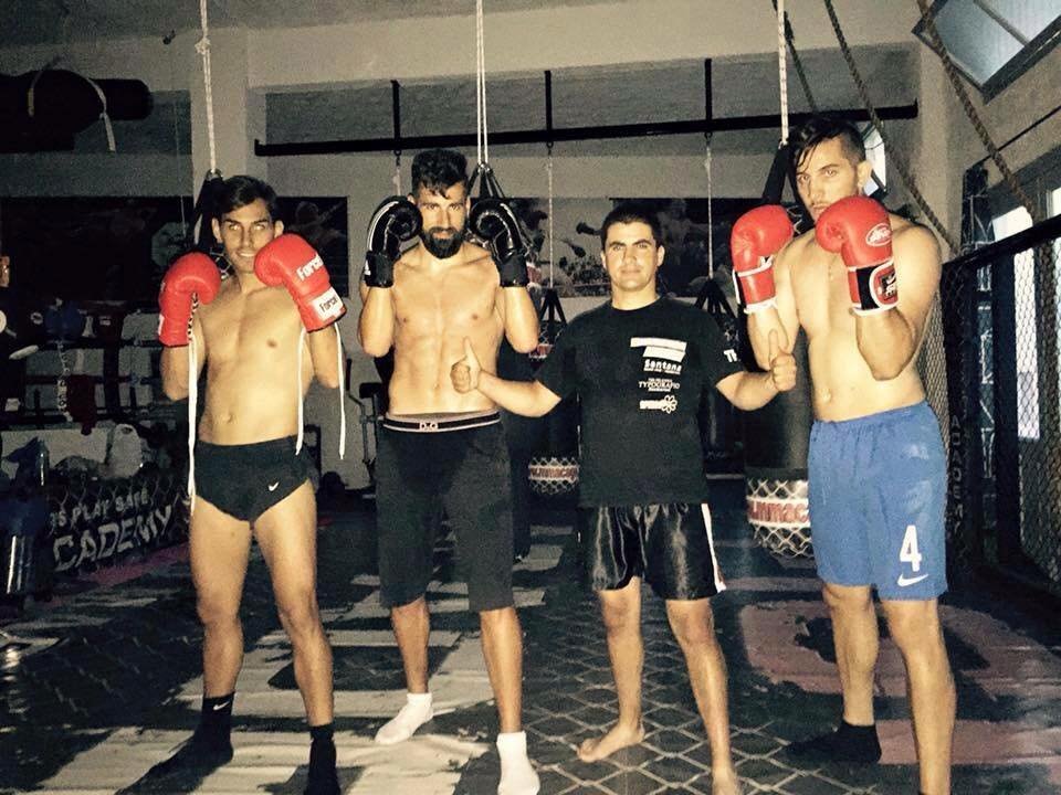 Μανωλάς και Σιόβας προπονούνται στο kick-boxing στις διακοπές τους [εικόνες] | iefimerida.gr 0
