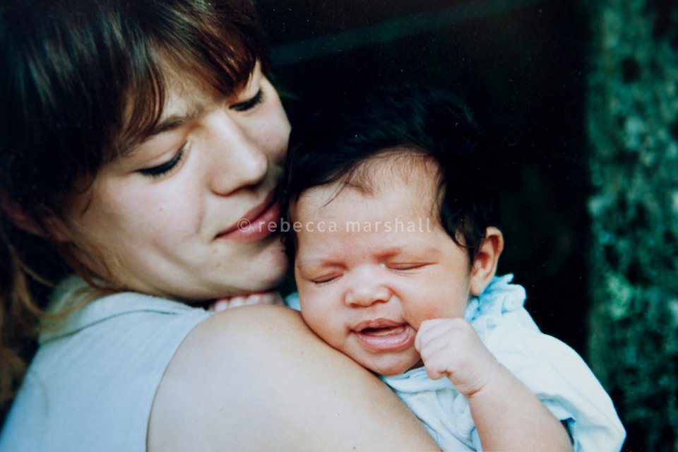 Της άλλαξαν το παιδί στο μαιευτήριο και ζητάει 12 εκατ. ευρώ αποζημίωση [εικόνες] | iefimerida.gr 1