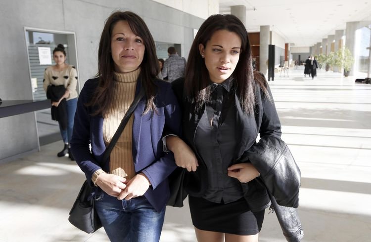 Της άλλαξαν το παιδί στο μαιευτήριο και ζητάει 12 εκατ. ευρώ αποζημίωση [εικόνες] | iefimerida.gr 6