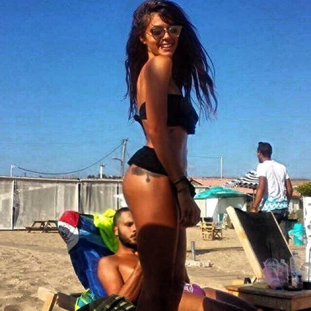 Το κορμί της παραλίας - Αδελφή Ελληνα ποδοσφαιριστή ποστάρει ακατάπαυστα... τις βουτιές της [εικόνες] | iefimerida.gr 1