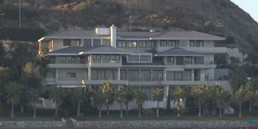 Ψήφισαν Τουρκία: Τζολί και Πιτ αγόρασαν παραθαλάσσια βίλα 2,7 εκατ. δολαρίων [εικόνες & βίντεο] | iefimerida.gr 6