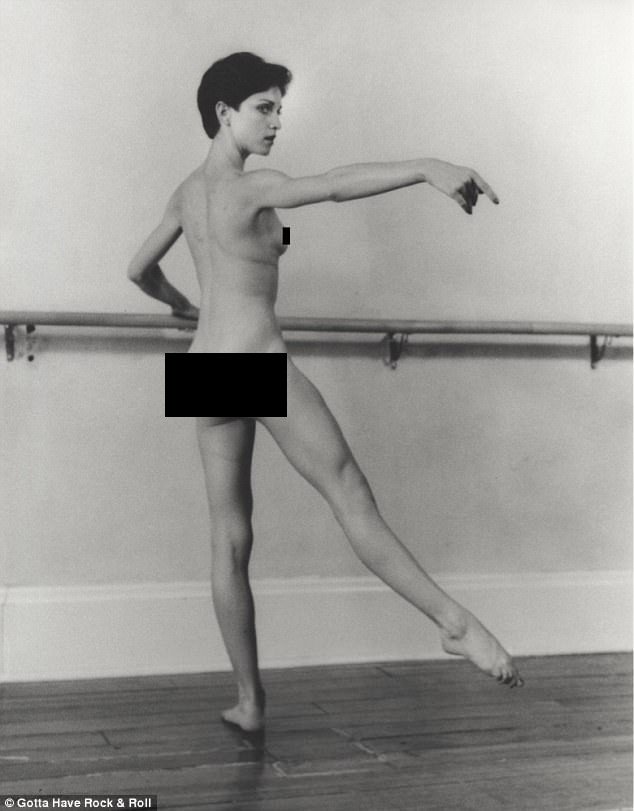 Οι άγνωστες ολόγυμνες φωτογραφίες της Μαντόνα που βγαίνουν στο σφυρί [εικόνες] | iefimerida.gr 2