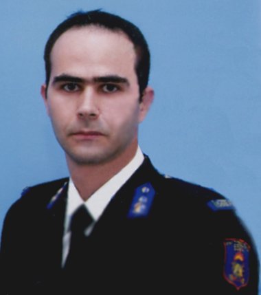 Tα θύματα της τραγωδίας στο Π. Φάληρο: 44χρονη μητέρα 2 παιδιών, 33χρονος πυροσβέστης που θα παντρευόταν σε ένα μήνα [εικόνες] | iefimerida.gr 0