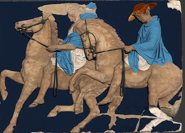 Σοκ: Αμερικανοί πεζοναύτες πίνουν αίμα φιδιού και τρώνε ερπετά σε άσκηση επιβίωσης [εικόνες] | iefimerida.gr 1