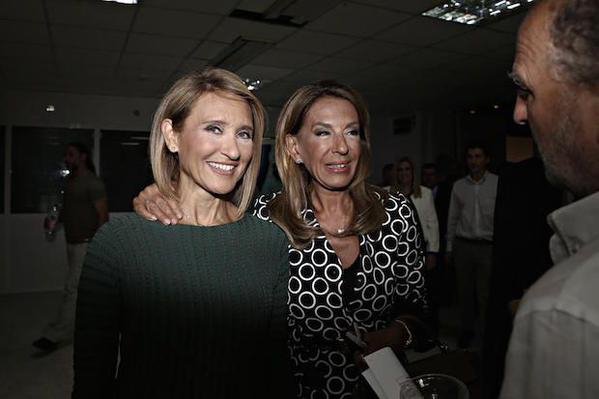 Οι κομψές του ντιμπέιτ -Σία Κοσιώνη στα λευκά, λαμπερή η Ολγα, στα πράσινα η Μάρα [εικόνες] | iefimerida.gr 8