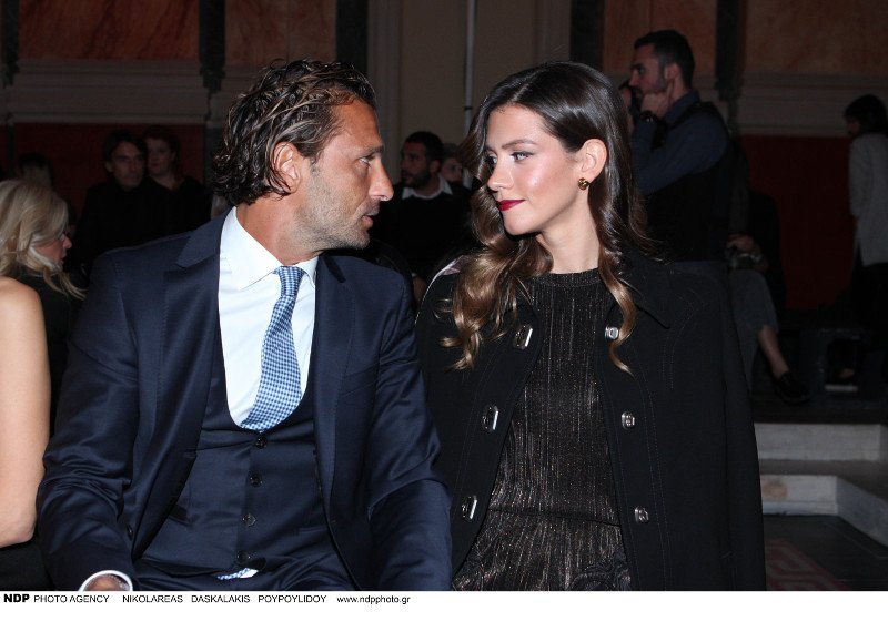 Η πρώτη δημόσια κοινή εμφάνιση του Γιάννη Μαρακάκη με τη σύζυγό του, μετά τον γάμο τους [εικόνες] | iefimerida.gr 0