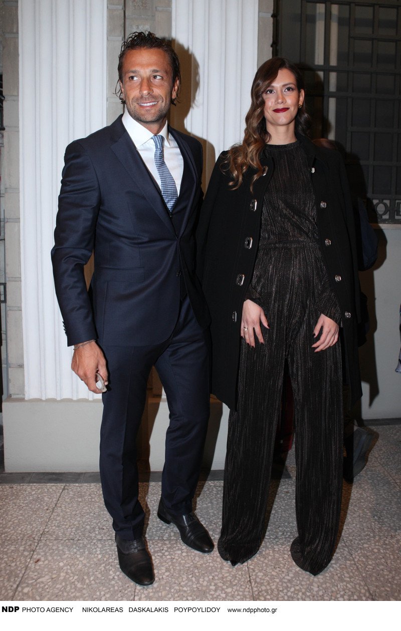 Η πρώτη δημόσια κοινή εμφάνιση του Γιάννη Μαρακάκη με τη σύζυγό του, μετά τον γάμο τους [εικόνες] | iefimerida.gr 1