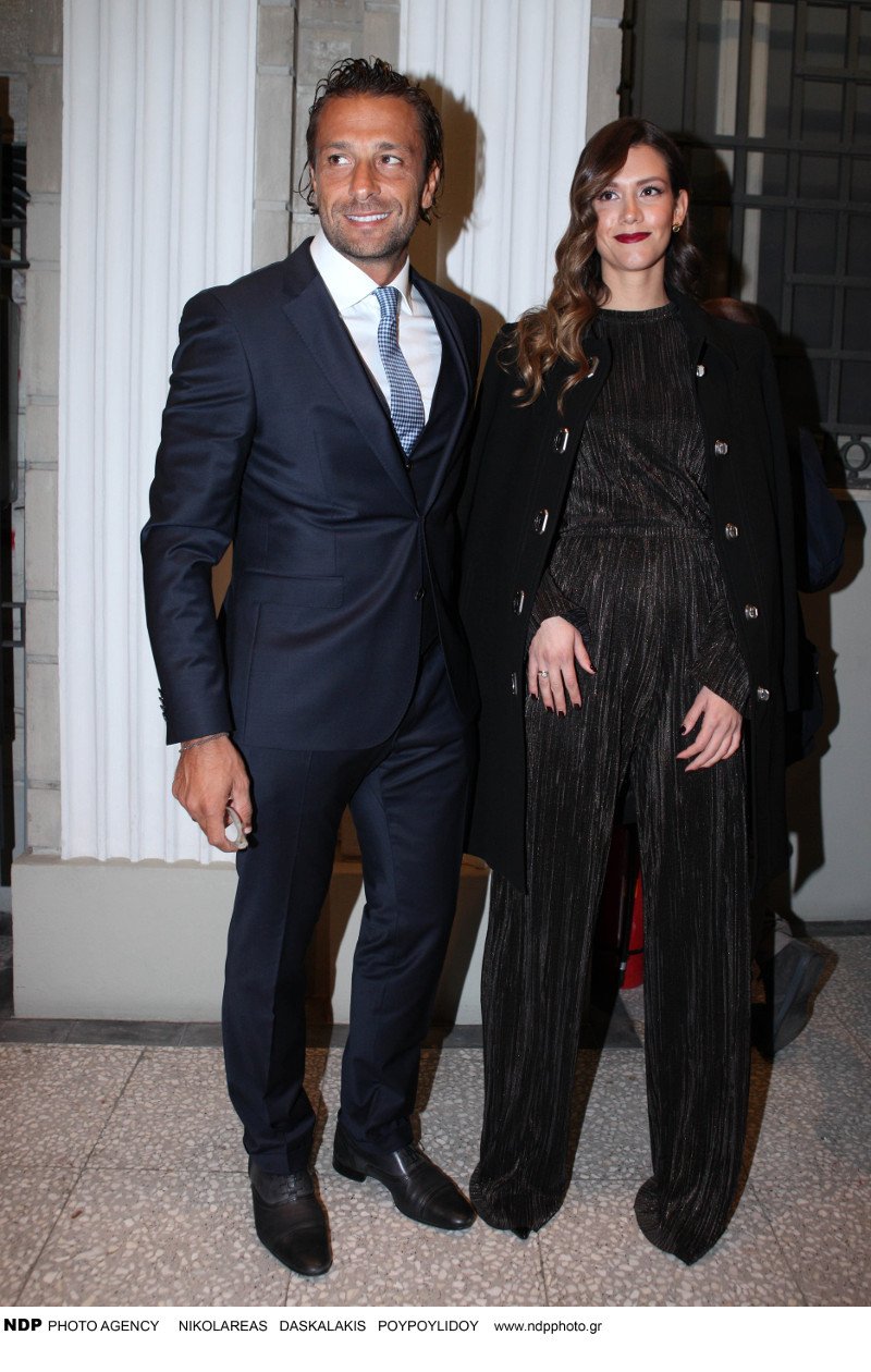 Η πρώτη δημόσια κοινή εμφάνιση του Γιάννη Μαρακάκη με τη σύζυγό του, μετά τον γάμο τους [εικόνες] | iefimerida.gr 2