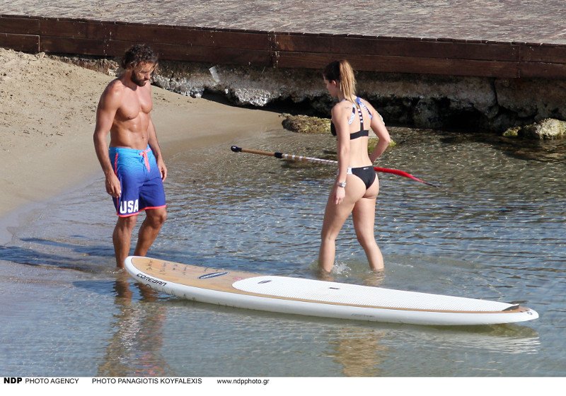 Οι πρώτες βουτιές του Γιάννη Μαρακάκη και της συζύγου του στον Αστέρα [εικόνες] | iefimerida.gr 0