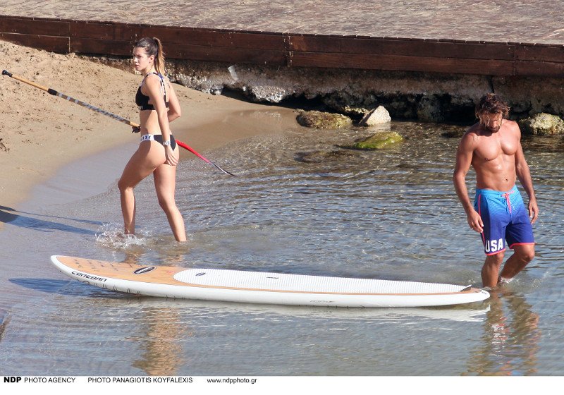 Οι πρώτες βουτιές του Γιάννη Μαρακάκη και της συζύγου του στον Αστέρα [εικόνες] | iefimerida.gr 4