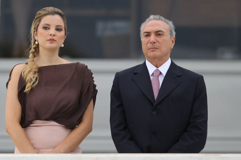 Αυτή η προκλητική καλλονή θα είναι τώρα η Πρώτη Κυρία της Βραζιλίας [εικόνες] | iefimerida.gr 1