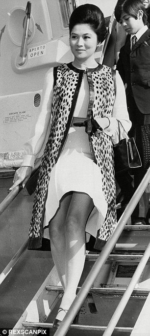 Η θρυλική συλλογή κοσμημάτων της Ιμέλντα Μάρκος, της καλλονής συζύγου ενός δικτάτορα [εικόνες] | iefimerida.gr 4