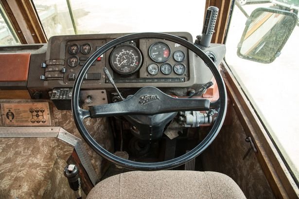 Στο σφυρί το αλεξίβομβο λεωφορείο της Μάργκαρετ Θάτσερ [εικόνες] | iefimerida.gr 3