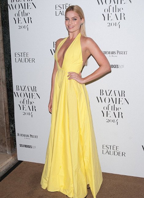 Οταν το στήθος της ξανθιάς πρωταγωνίστριας του Λύκου της Wall Street δραπέτευσε από το φόρεμά της [εικόνες] | iefimerida.gr 8