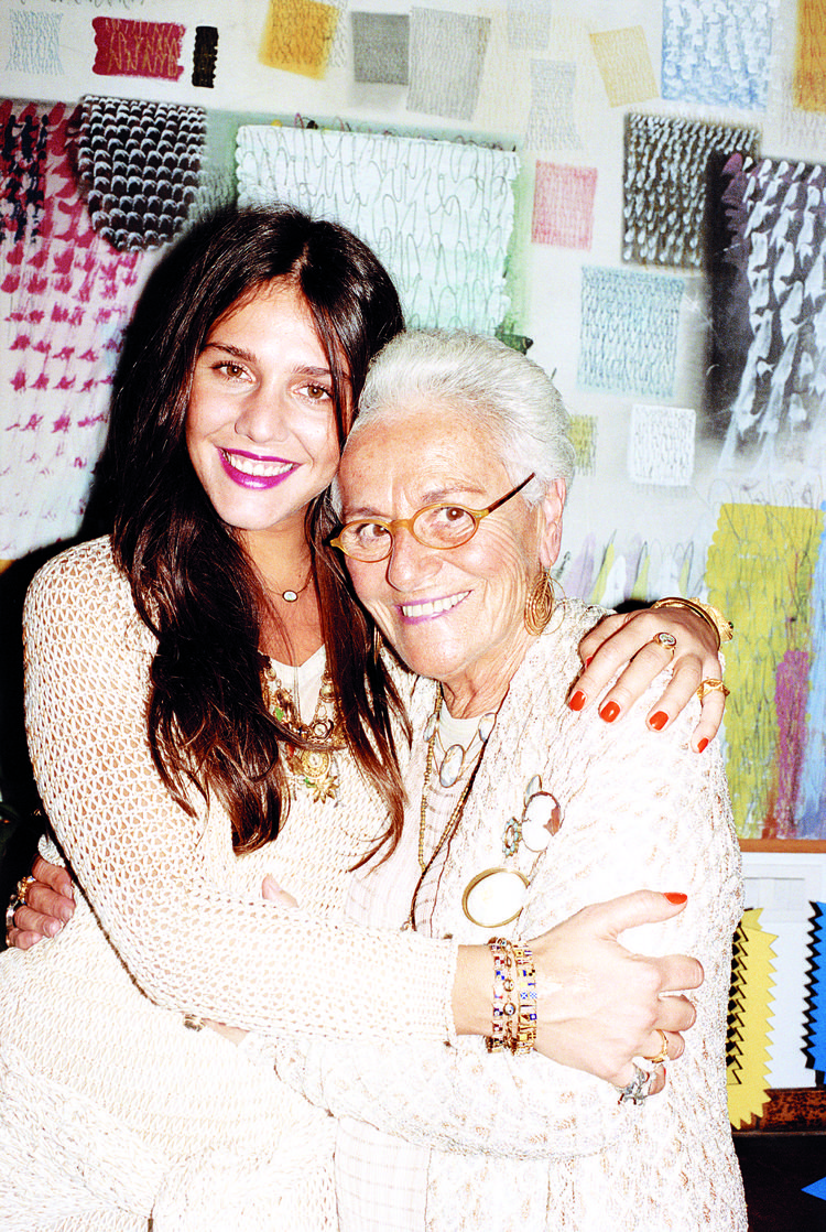 Missoni, η πανέξυπνη 83χρονη Ιταλίδα που έβαλε τρελό χρώμα στα πανάκριβα ρούχα της [εικόνες] | iefimerida.gr 13