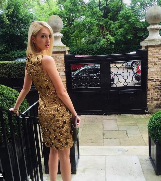 Η εγγονή του Γλύξμπουργκ έλαμψε στο πάρτι του Μάικλ Κορς [εικόνες]  | iefimerida.gr 1